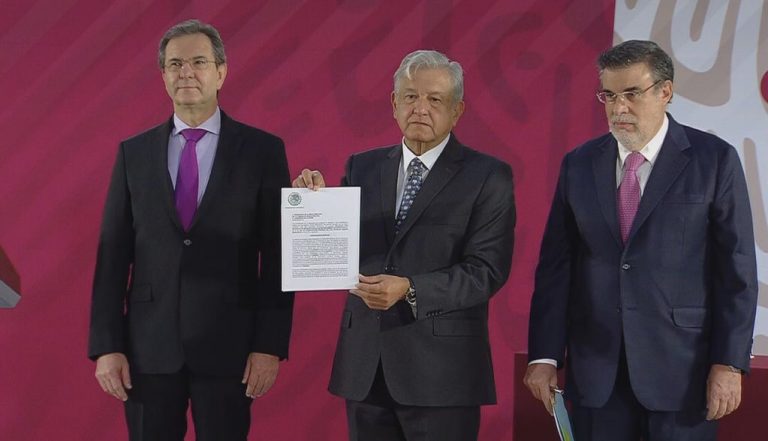 AMLO deroga reforma educativa